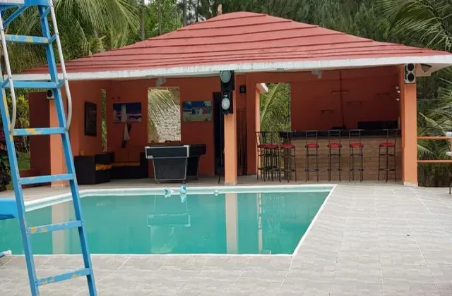 Hotel Colinas Bethel Bonao piscina